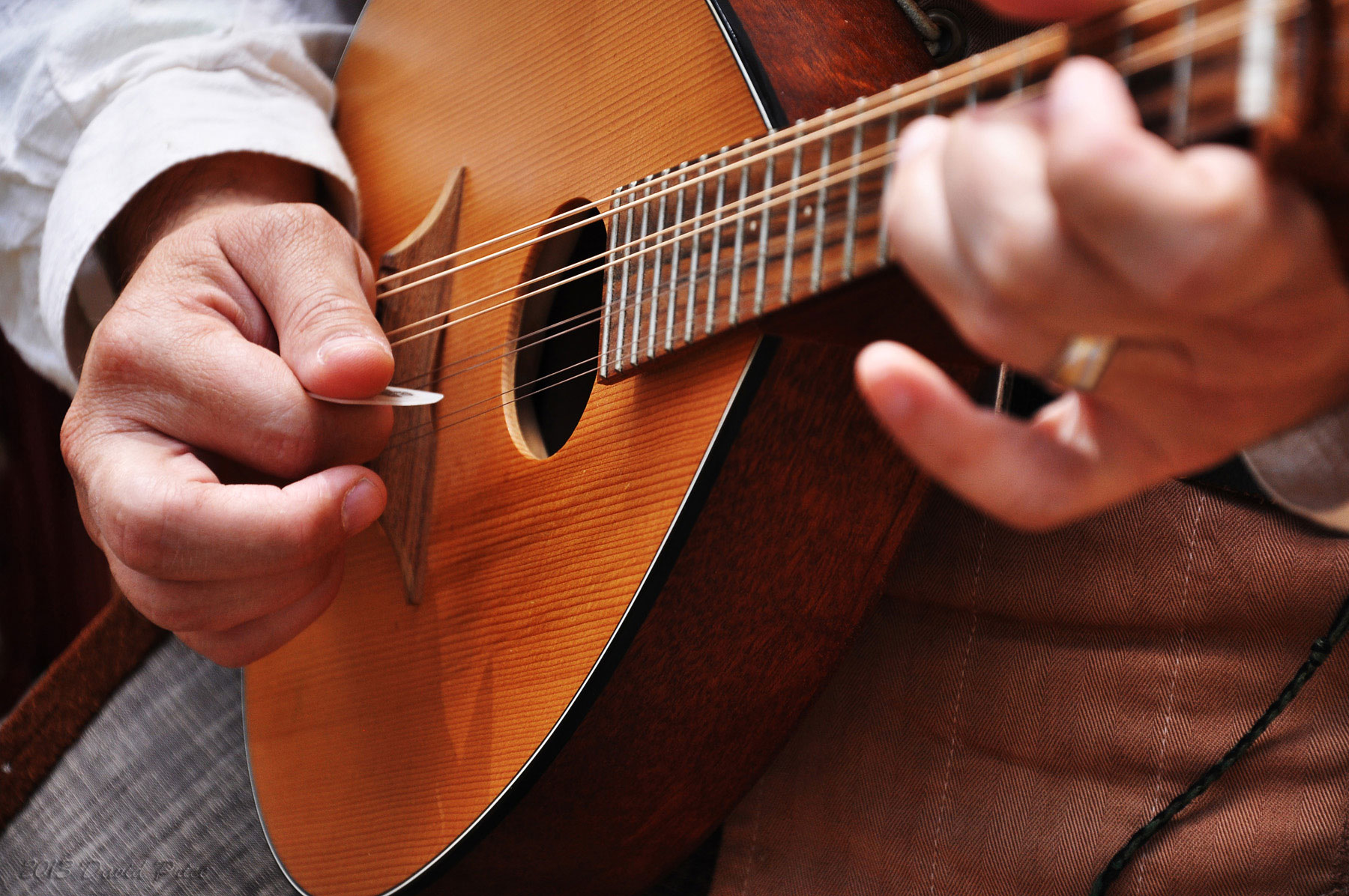 DSC_3696A-Mics-Hands-On-Mandolin